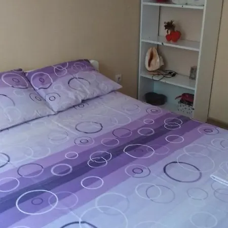 Relax 2 Besplatan Parking